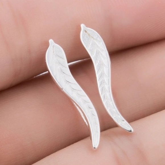 Silver Feather Leaf Earrings - Picture 4 of 4